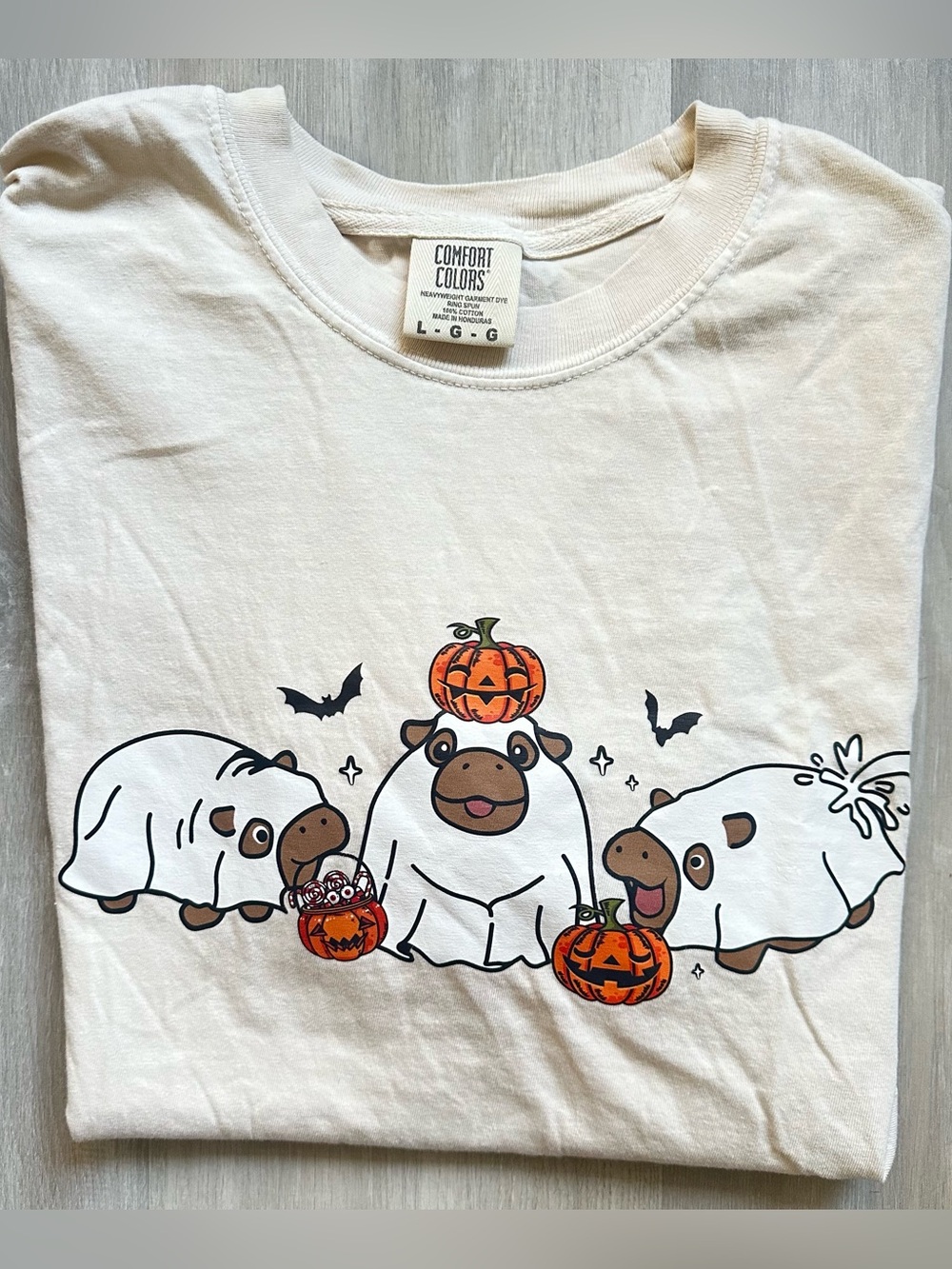 COMFORT COLORS HIPPO GHOSTS HALLOWEEN TEE BEIGE OVERSIZED SIZE LARGE